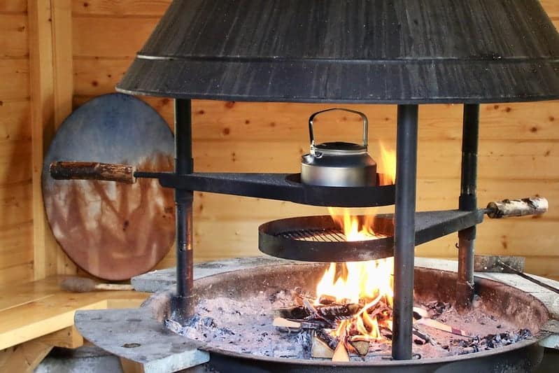 Riimut Riimukivet Riimumerkit Vanhempi Futhark Riimujen viisaus Riimujen tulkinta ja lukeminen Riimuilla ennustaminen Kokemuksia riimuista Luonnonnoita Tuli elementti Shamaanirumpu