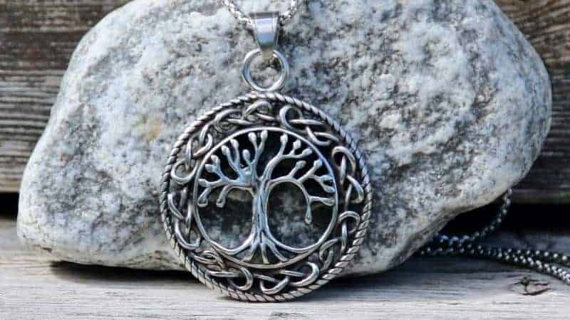 Amulettien käyttö Voimakorut Elämänpuu koru Symboli kaulakorut