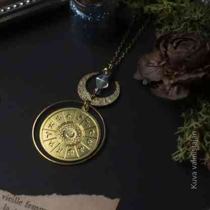 Noémie Zomby kaulakoru messinki Astrology Horoskooppi koru Amuletti