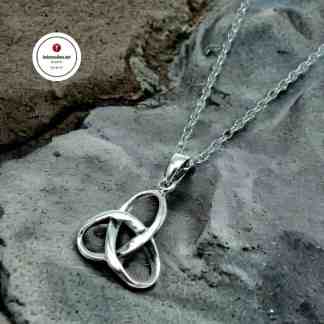 Kaulakoru hopeinen Ikuisuuden Solmu symboli Infinity Knot Triquetra Hopeakorut
