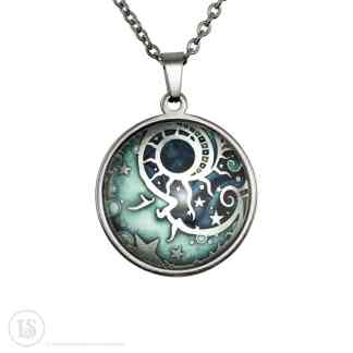Amuletti riipus Liz sabol Man in the moon kaulakoru Kuu symboli koru Pakana kauppa Teräskorut Korulahja