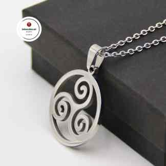 Amuletti Triskele kaulakoru Symbolikorut Noitakauppa Pakana kauppa Kelttiläiset symbolit Amuletti koru
