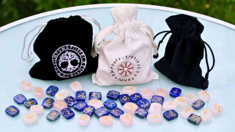 Riimujen käyttö Riimukivet Viikinki riimut merkitys Futhark riimut Riimujen lukeminen Viikinkien riimukivet Riimukivien tulkinta Nosta päivän riimu Muinaiset riimut Riimujen tulkinta Riimuilla ennustaminen