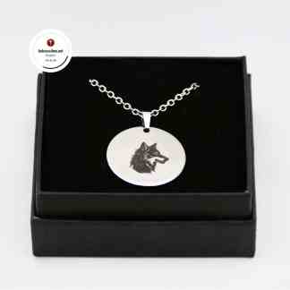 Kaulakoru susi amuletti Susi voimaeläimenä Kolmas Silmä Jewelry teräskorut Käsintehtyjä koruja Korulahja naiselle miehelle Voimakoru Mytologia korut Shamaani amuletti koru Noitapuoti Mystiikka kauppa Suomalaiset korut