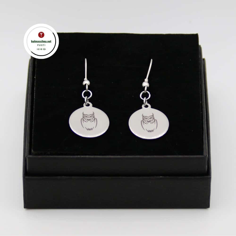 Korvakorut Pöllö voimaeläin Kolmas Silmä Jewelry teräskorut Käsintehtyjä koruja Korulahja naiselle miehelle Voimakoru Mytologia korut Shamaani amuletti Noitapuoti Mystiikka kauppa Suomalaiset korut