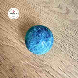 Sininen Apatiitti Kristallipallo Kivet ja kristallit Voimakivet merkitykset Kivikauppa netissä Energiakivet Parantavat kristallit Eettisesti louhitut puolijalokivet