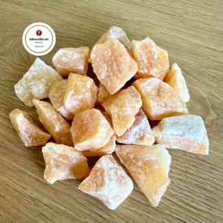 Kivikokoelma Oranssi Kalsiitti vaikutus Raakapala Brasilia Kivet ja kristallit netistä Raakakivet Kristalli kauppa Mistä ostaa kristalleja Kivet ja kristallit merkitys Kivikauppa netissä