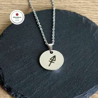 KSJ Amuletti Luolamaalaus Nuolenpää ruostumatonta terästä Symbolikorut Amuletti riipus Kolmas Silmä Jewelry Suomalaiset amuletit Nuolenpää symboli merkitys